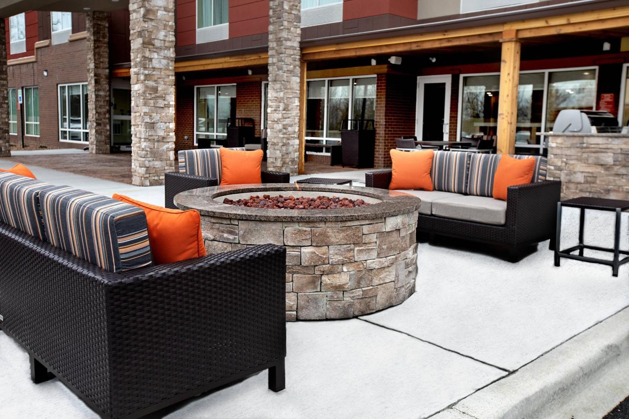 Towneplace Suites By Marriott Louisville Airport מראה חיצוני תמונה